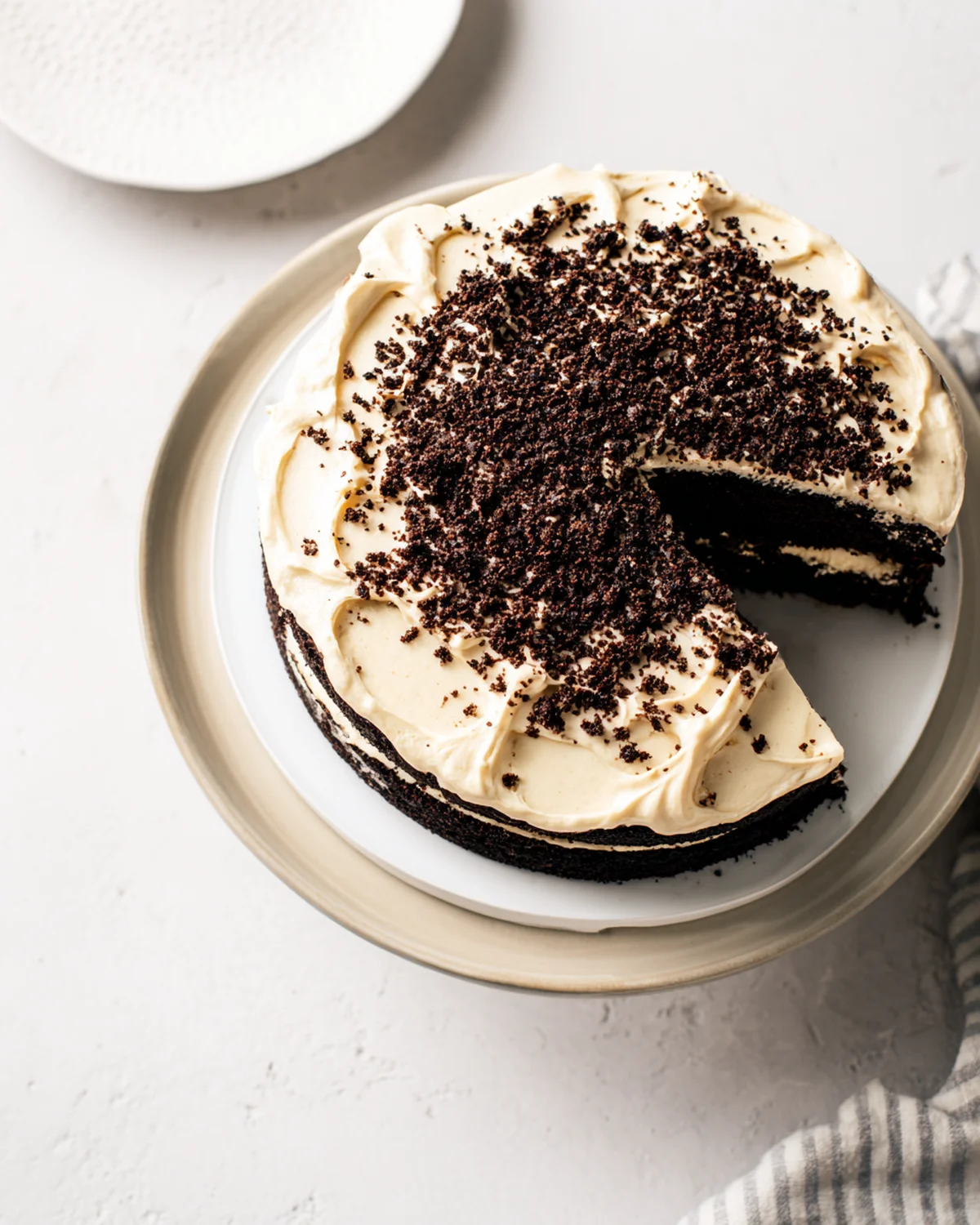 Guinness Chocolate Cake with Irish Buttercream - Image 4